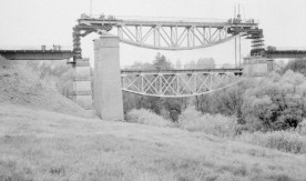 "Wymiana mostu kolejowego w Lidzbarku Warmińskim", 20.10.1983. Fot. J. Szeliga....